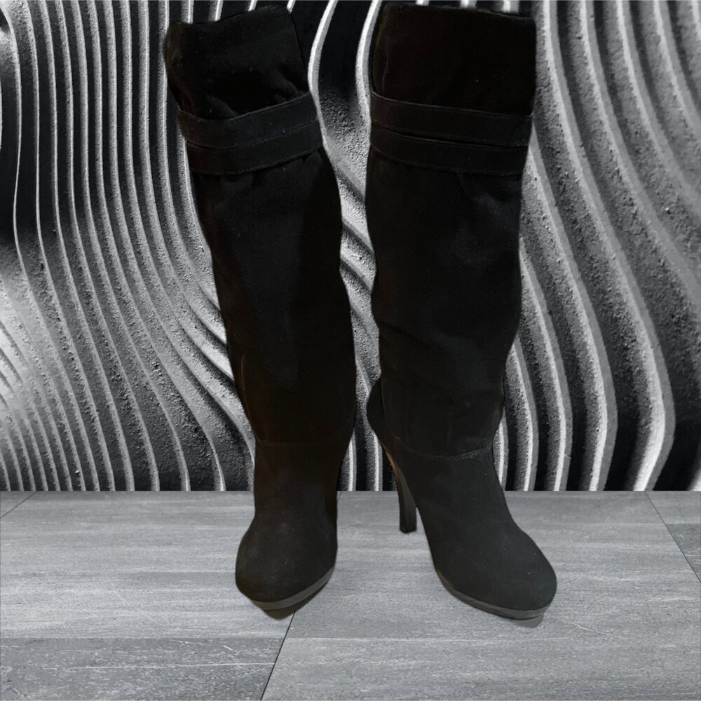 Woman's Size 7 Leather Boot - Picture 1 of 5